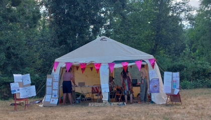 « Ecout&rsquo;heureux·ses » et « Oreilles attentives » : Comment les distinguer ?